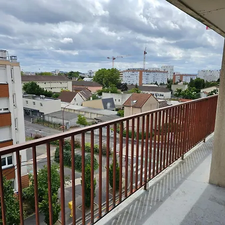 Elegant 3 Pieces Proche Paris La Defense Apartment